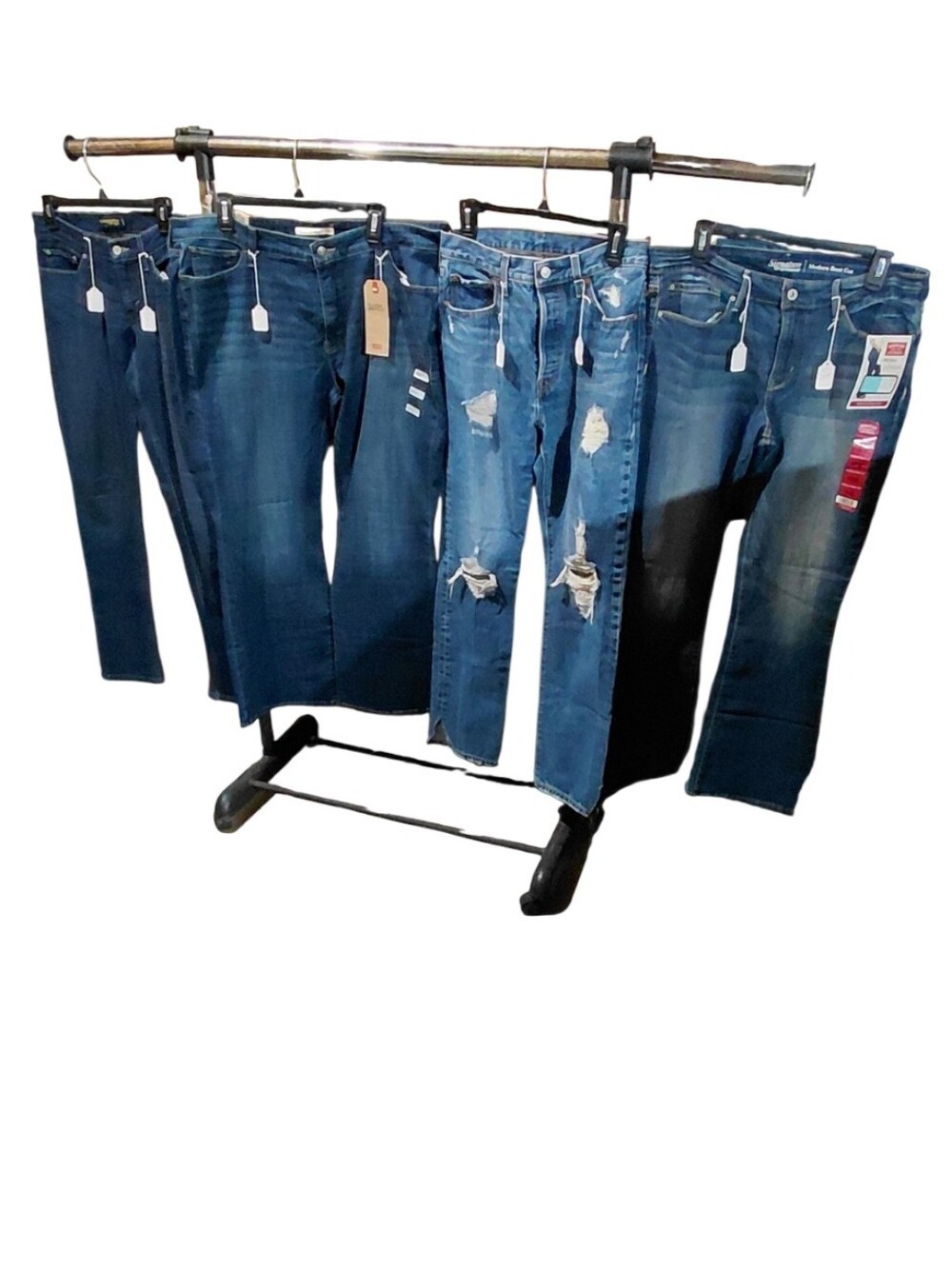 554211....Mixed Bundle Of Levi Jeans Various Sizes  and Styles. Details Below